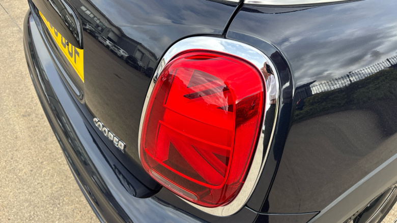 MINI Hatchback 1.5 Cooper Sport II 3dr Auto Petrol Hatchback